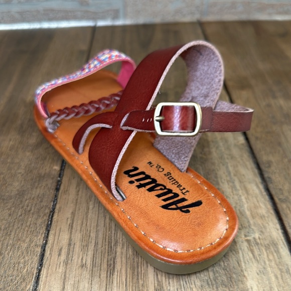 NWOT Austin Trading Co Girls Boho Leather Ankle Strap Embroidered Sandal / Sz 1 - Picture 6 of 9